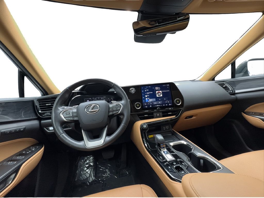 Used 2025 Lexus NX 250 FWD w/ Towing Package (2000 Lbs) image 38