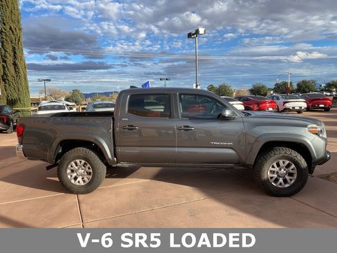 Used 2018 Toyota Tacoma SR5 image 9