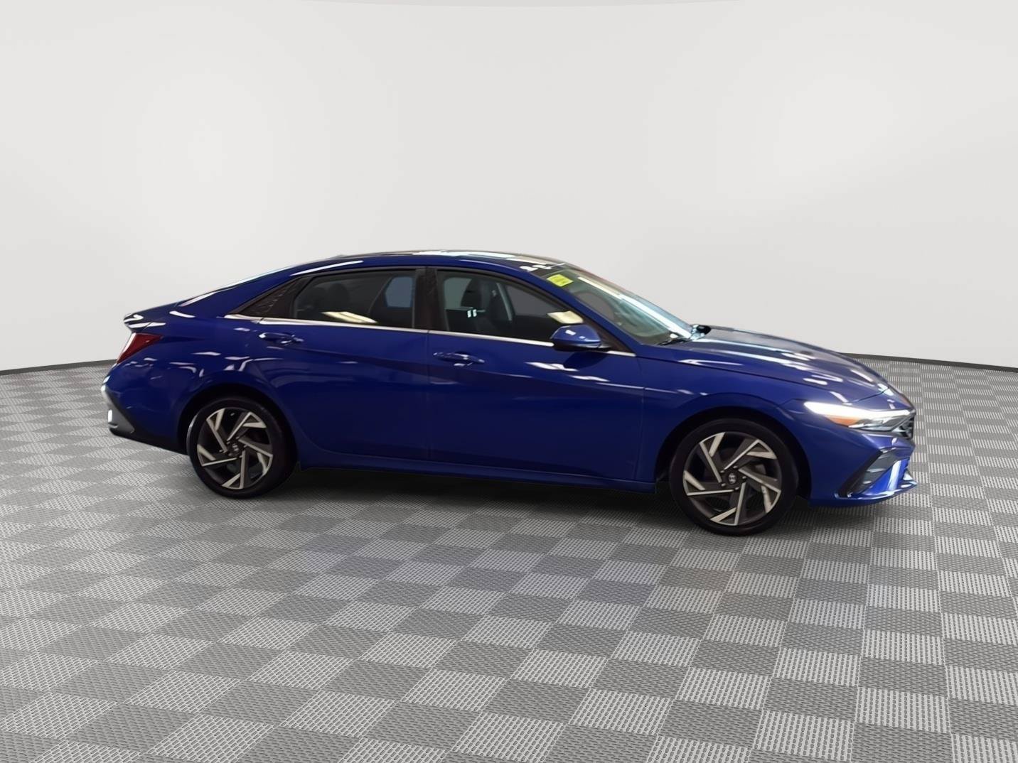 Certified 2024 Hyundai Elantra SEL w/ Convenience Package FWD image 4