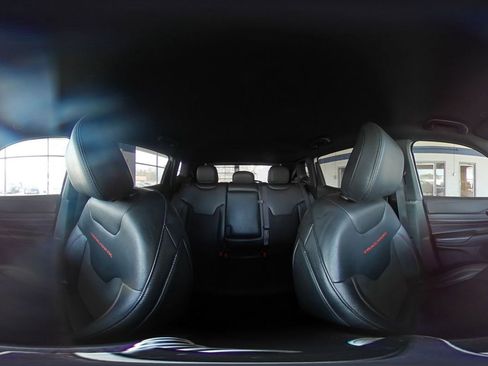 Used 2025 Jeep Compass Trailhawk image 42