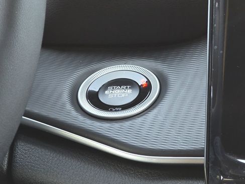 New 2025 Jeep Grand Cherokee Laredo X w/ Luxury Tech Group I image 31