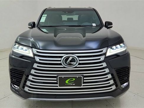 Used 2024 Lexus LX 600 4WD w/ Luxury Package image 13
