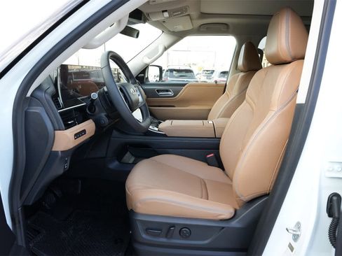 New 2026 INFINITI QX80 Luxe image 17