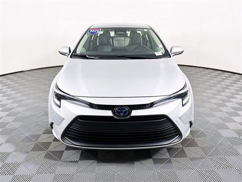 Certified 2025 Toyota Corolla LE image 2