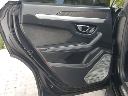 Used 2021 Lamborghini Urus image 20