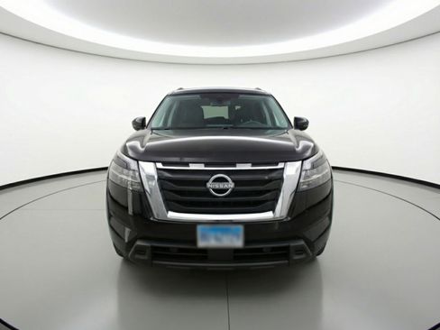 Used 2025 Nissan Pathfinder SV FWD image 2