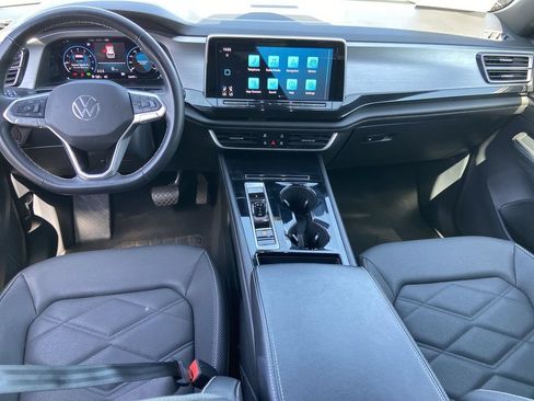 Used 2025 Volkswagen Atlas Cross Sport SE FWD image 15