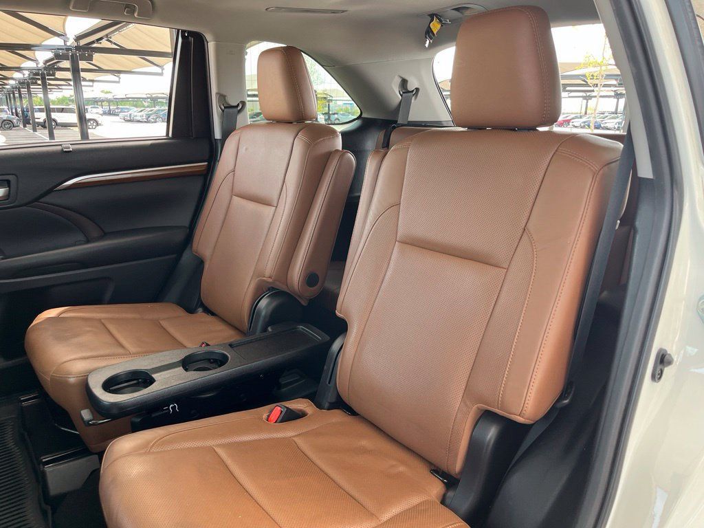 Used 2019 Toyota Highlander Limited Platinum AWD/4WD image 30