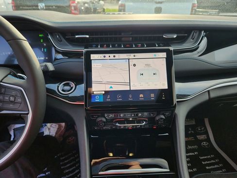 New 2024 Jeep Grand Cherokee Trailhawk AWD/4WD image 18