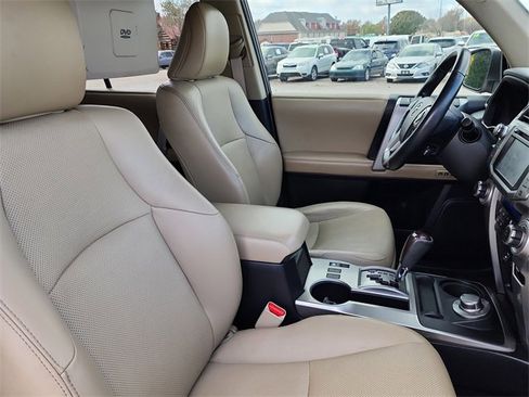Used 2015 Toyota 4Runner Limited image 18