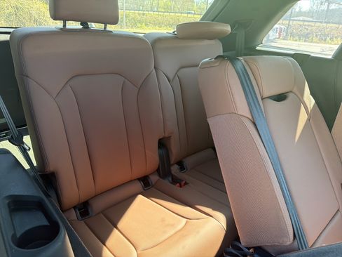 Used 2021 Audi Q7 3.0T Prestige image 26