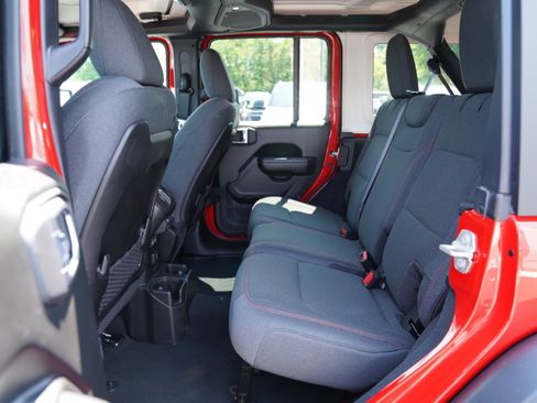 Used 2024 Jeep Wrangler Unlimited Rubicon AWD/4WD image 5