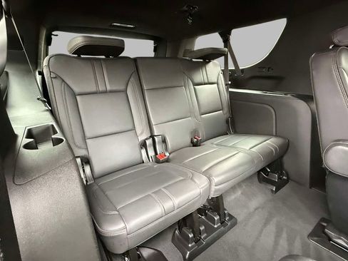 Used 2024 Chevrolet Suburban RST w/ Luxury Package image 17