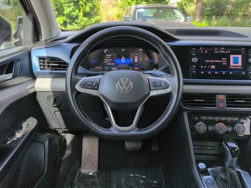 Used 2024 Volkswagen Taos SE FWD image 15