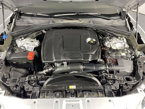 Used 2023 Jaguar F-PACE S image 32