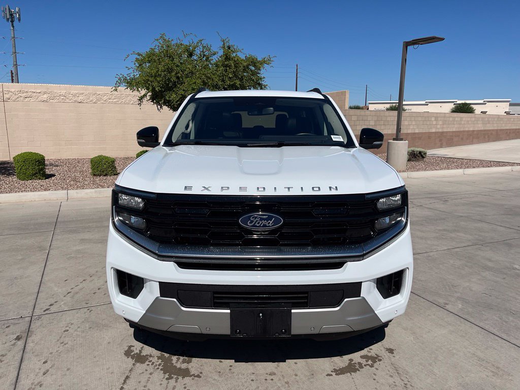 Used 2025 Ford Expedition Max Platinum AWD/4WD image 2