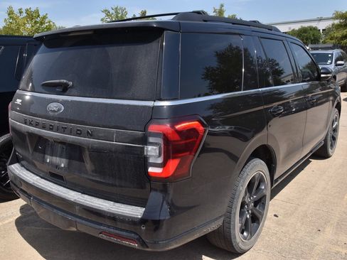 Used 2023 Ford Expedition Limited RWD image 6