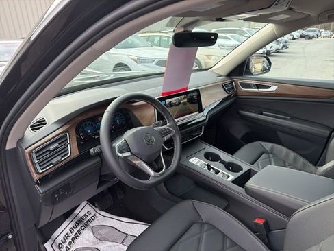 New 2026 Volkswagen Atlas SE image 4