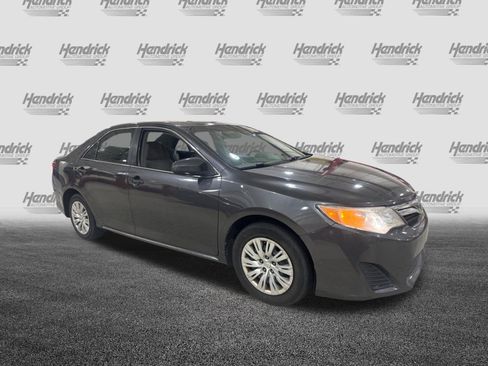Used 2014 Toyota Camry LE FWD image 29