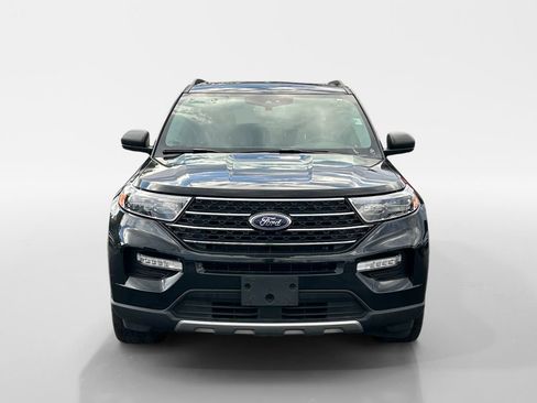 Used 2024 Ford Explorer XLT w/ Equipment Group 202A AWD/4WD image 10