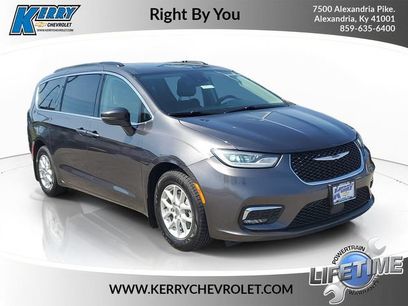 Used 2022 Chrysler Pacifica Touring-L