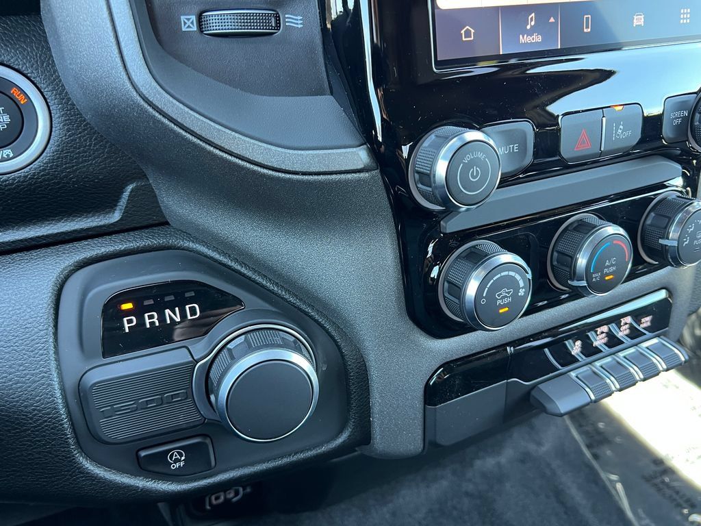 New 2026 RAM 1500 Express RWD image 28