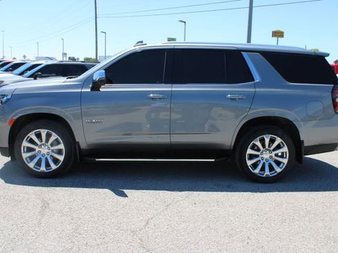 Used 2021 Chevrolet Tahoe Premier w/ Premium Package RWD image 10