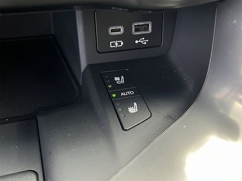 Used 2023 Lexus LX 600 F Sport image 21