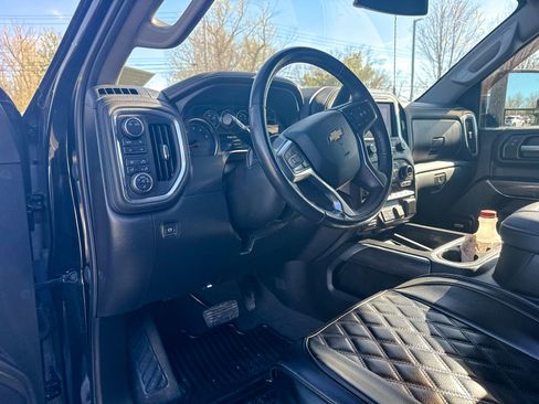 Certified 2021 Chevrolet Silverado 2500 LTZ w/ LTZ Plus Package image 12