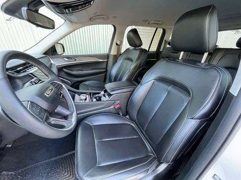 Used 2023 Jeep Grand Cherokee Limited w/ Black Appearance Package AWD/4WD image 25
