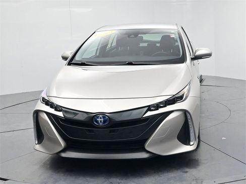 Used 2020 Toyota Prius Prime XLE image 3