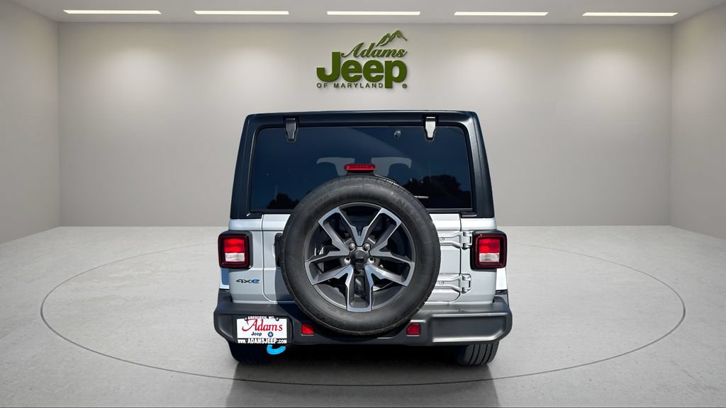 Used 2024 Jeep Wrangler Unlimited w/ Convenience Group AWD/4WD image 6