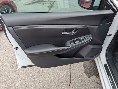 Used 2022 Nissan Sentra SV w/ All-Weather Package image 11