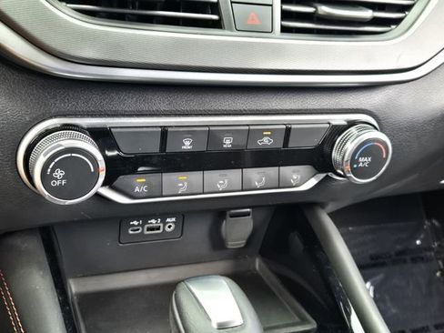 Used 2024 Nissan Altima 2.5 SR FWD image 19