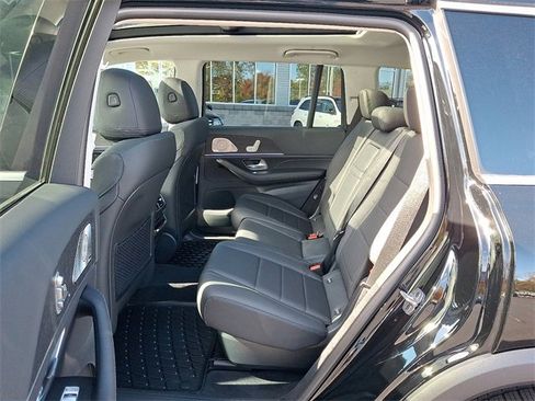 Used 2026 Mercedes-Benz GLS 450 4MATIC image 9
