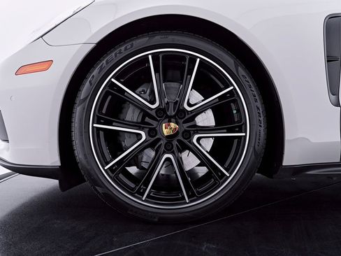 Used 2018 Porsche Panamera 4S AWD/4WD image 3