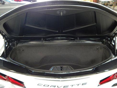 Used 2024 Chevrolet Corvette Stingray Premium Conv w/ Z51 Performance Package image 9