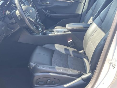 Used 2019 Chevrolet Impala LT FWD image 16