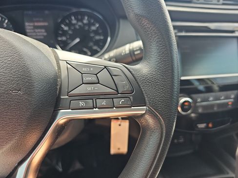 Used 2018 Nissan Rogue S FWD image 15
