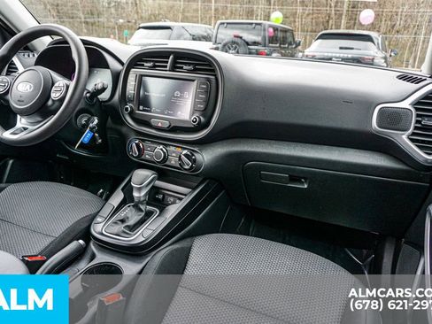 Used 2025 Kia Soul LX image 25