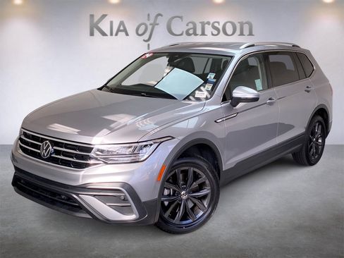 Used 2024 Volkswagen Tiguan SE FWD image 1