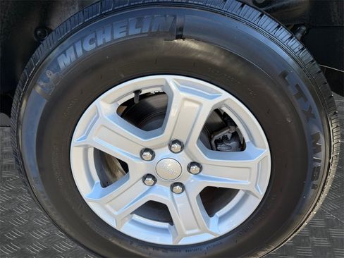 Used 2022 Jeep Wrangler Unlimited Sport image 21