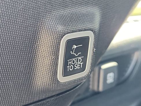 Used 2023 Jeep Grand Cherokee Altitude image 29