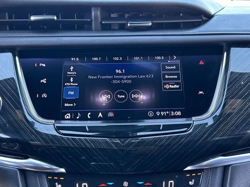 Used 2020 Cadillac XT6 Premium Luxury image 13