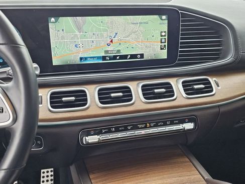 Used 2023 Mercedes-Benz GLS 450 4MATIC image 9