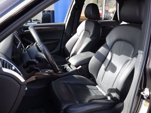 Used 2016 Audi Q5 2.0T Premium Plus w/ Technology Package AWD/4WD image 11