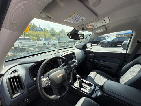 Used 2022 Chevrolet Colorado Z71 w/ Z71 Midnight Edition RWD image 8