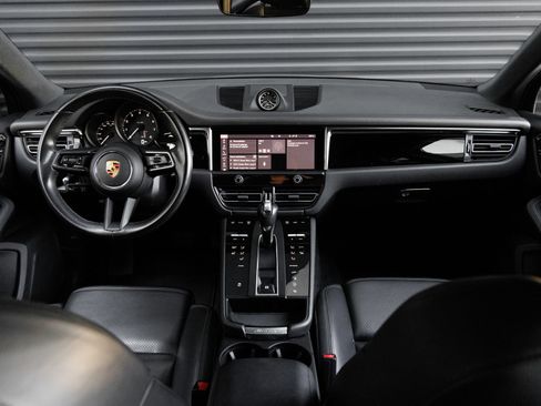 Used 2023 Porsche Macan AWD/4WD image 16