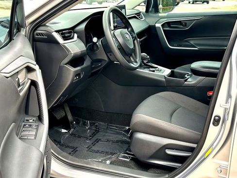 Used 2024 Toyota RAV4 LE AWD/4WD image 10