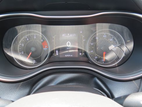 Used 2021 Jeep Cherokee Latitude FWD image 21